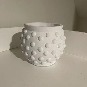 Small white planter. 5 available.